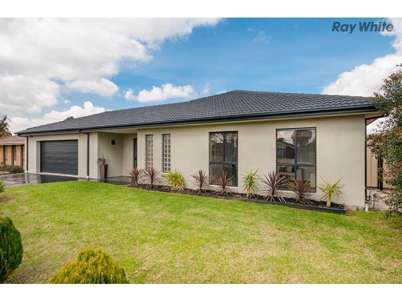 15 Kamo Court, Taylors Lakes VIC 3038