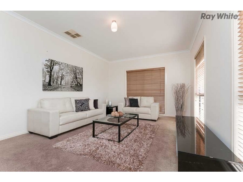 15 Kamo Court, Taylors Lakes VIC 3038