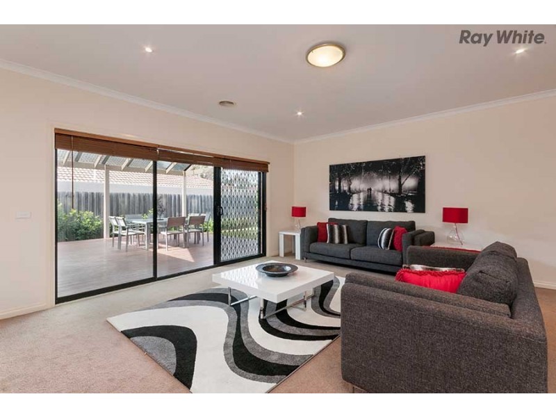 15 Kamo Court, Taylors Lakes VIC 3038