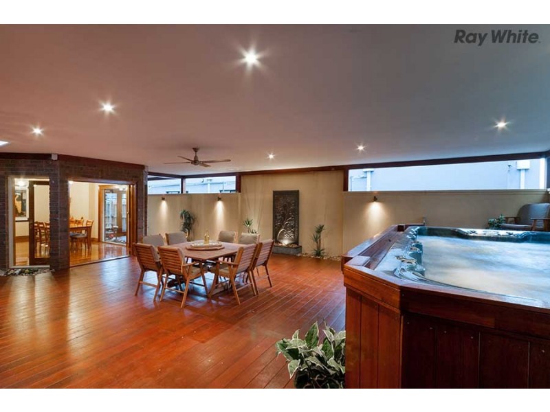 12 Clifton Court, Taylors Lakes VIC 3038