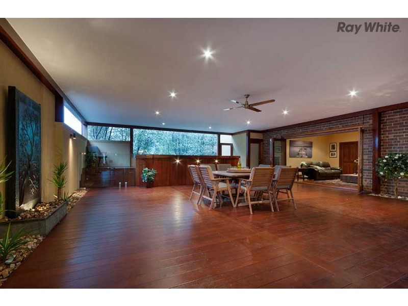 12 Clifton Court, Taylors Lakes VIC 3038