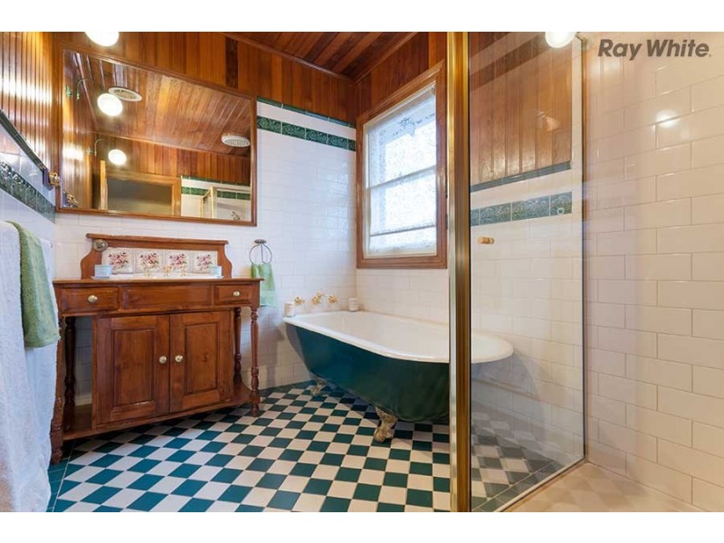 12 Clifton Court, Taylors Lakes VIC 3038