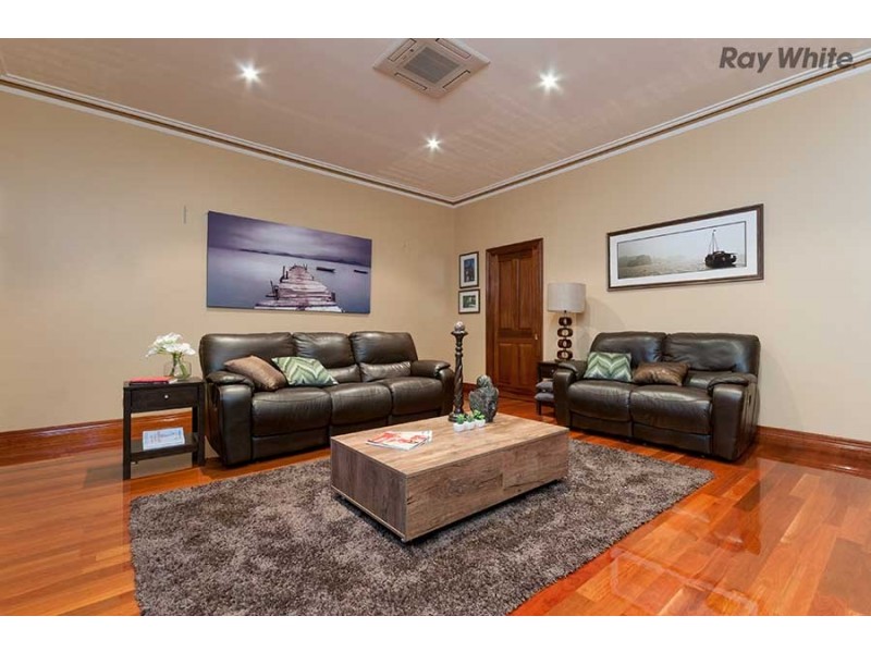 12 Clifton Court, Taylors Lakes VIC 3038