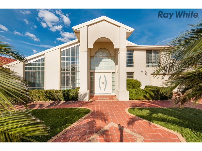 12 Nepean Court, Taylors Lakes VIC 3038
