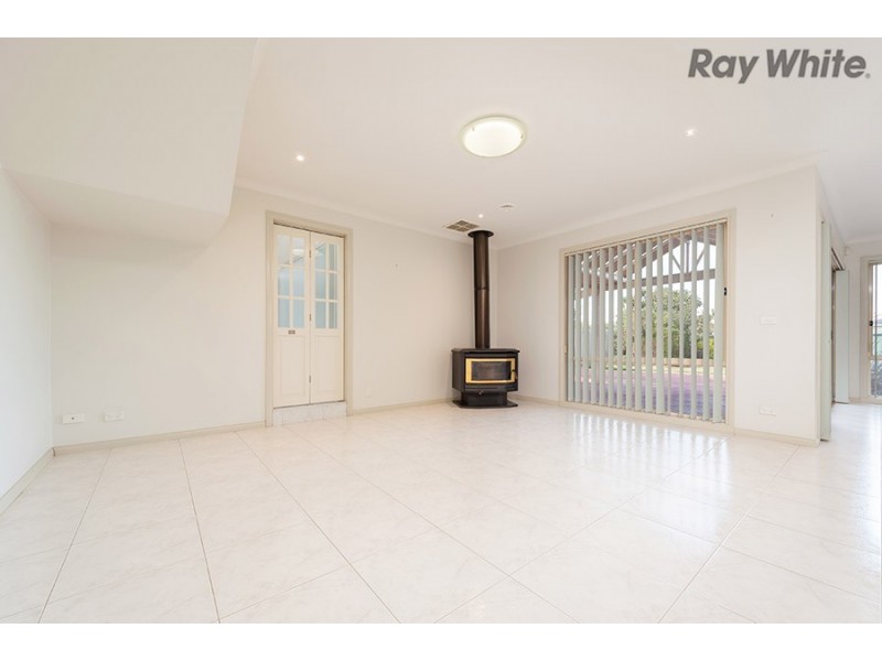 12 Nepean Court, Taylors Lakes VIC 3038