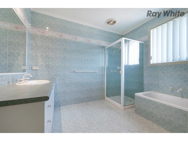 12 Nepean Court, Taylors Lakes VIC 3038