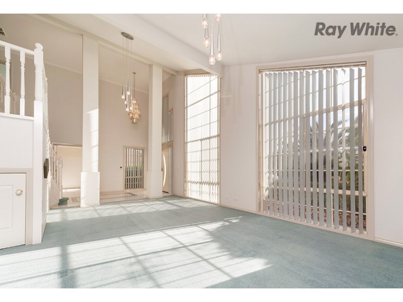 12 Nepean Court, Taylors Lakes VIC 3038