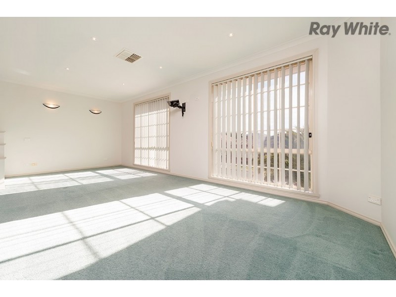 12 Nepean Court, Taylors Lakes VIC 3038