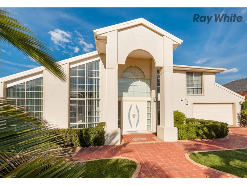 12 Nepean Court, Taylors Lakes VIC 3038