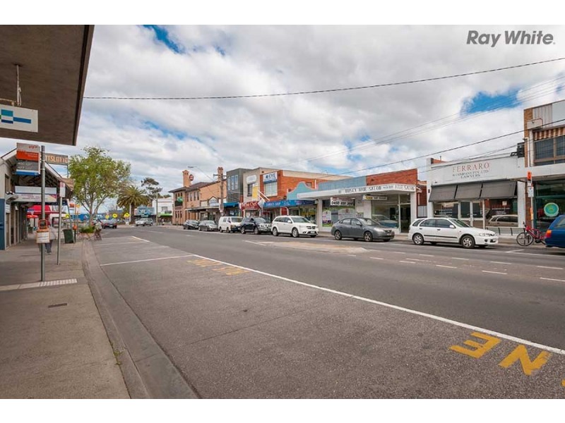 21a Sun Crescent, Sunshine VIC 3020