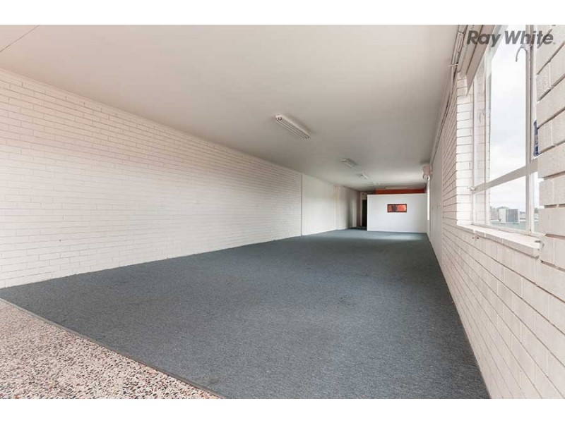 21a Sun Crescent, Sunshine VIC 3020