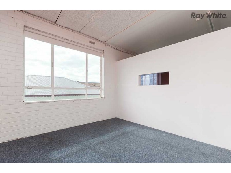 21a Sun Crescent, Sunshine VIC 3020