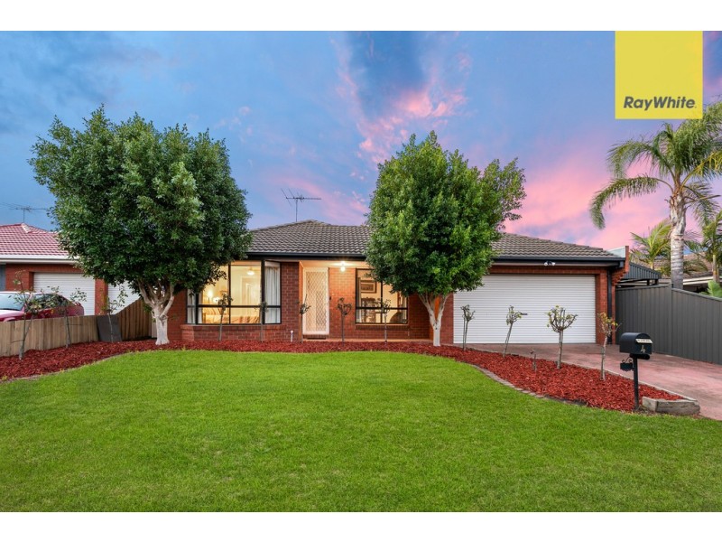 4 Alexander Close, Delahey VIC 3037