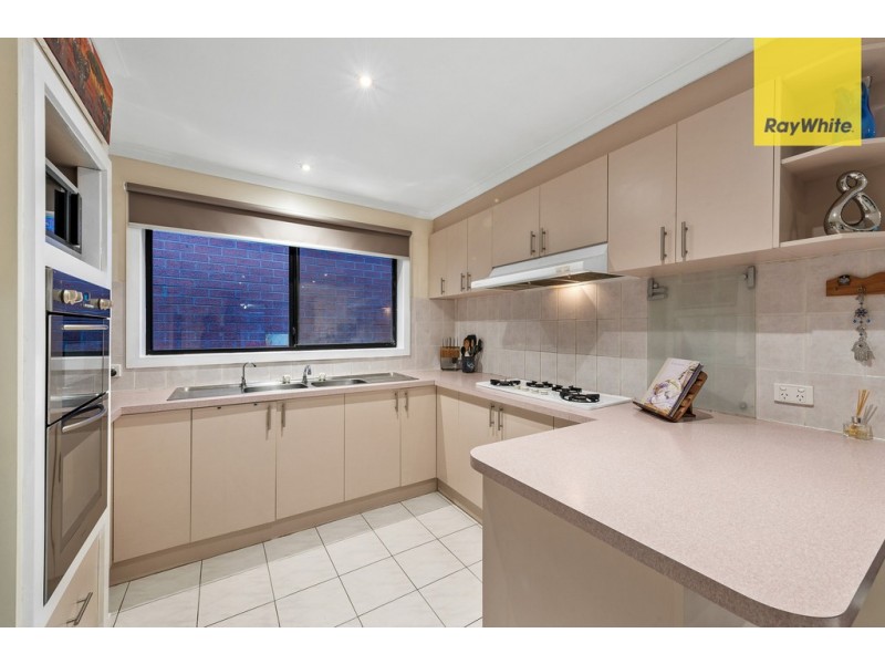 4 Alexander Close, Delahey VIC 3037