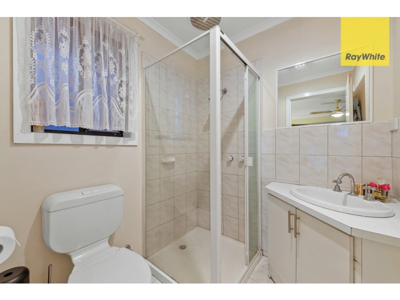 4 Alexander Close, Delahey VIC 3037