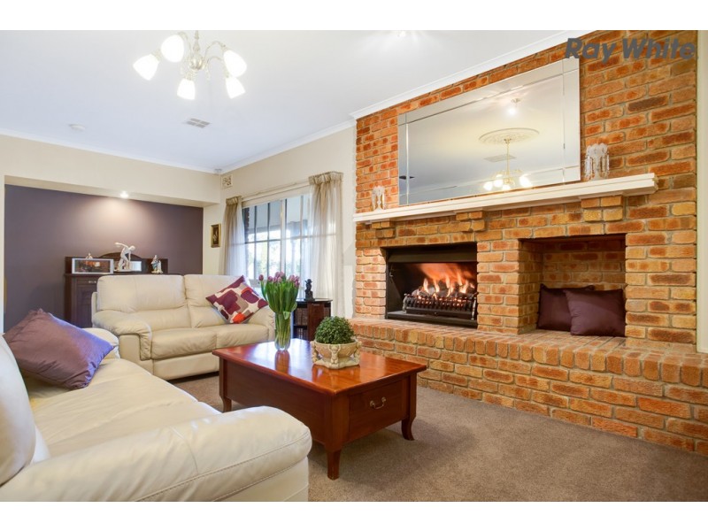 15 Gooch Close, Sydenham VIC 3037