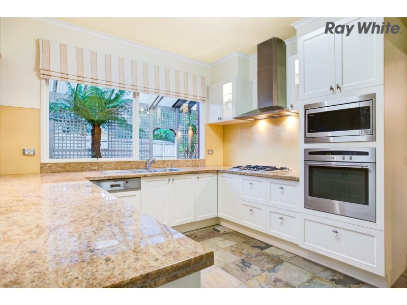 15 Gooch Close, Sydenham VIC 3037