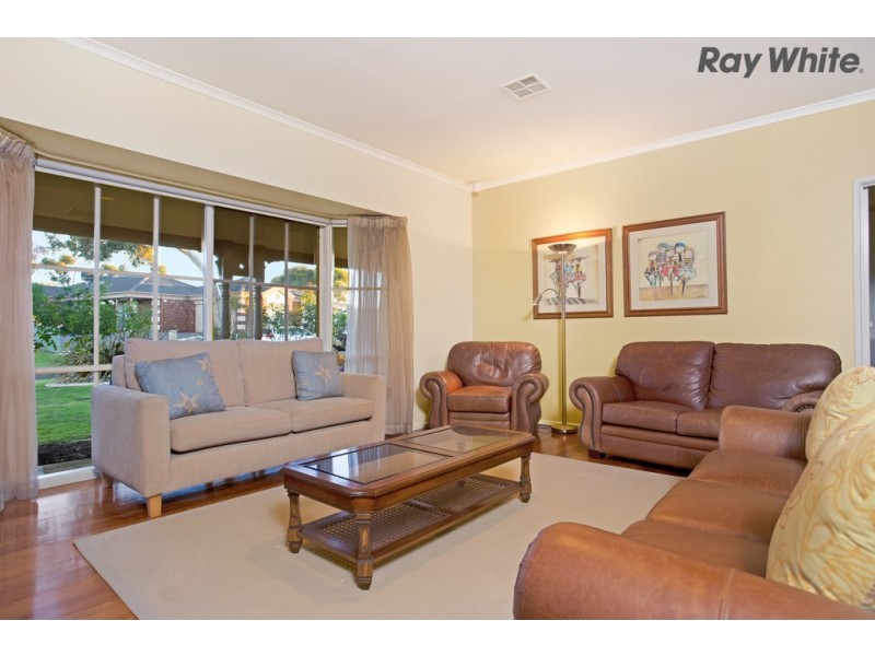 15 Gooch Close, Sydenham VIC 3037