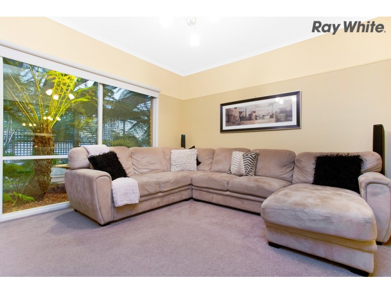 15 Gooch Close, Sydenham VIC 3037