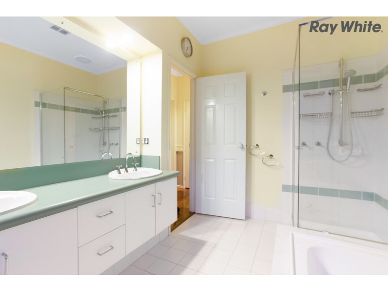 15 Gooch Close, Sydenham VIC 3037