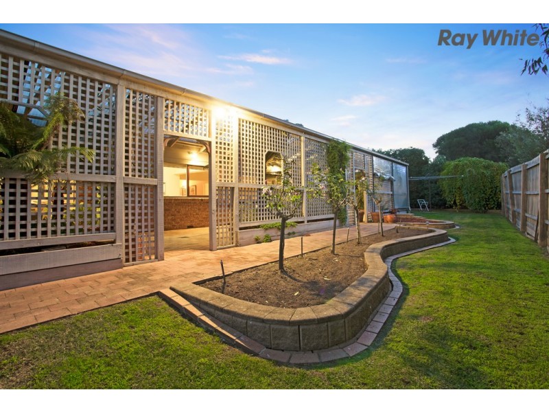 15 Gooch Close, Sydenham VIC 3037