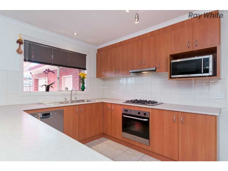 6 Coorong Court, Taylors Hill VIC 3037