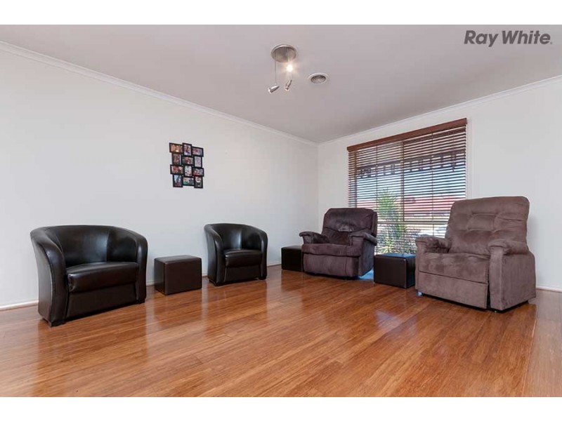 6 Coorong Court, Taylors Hill VIC 3037