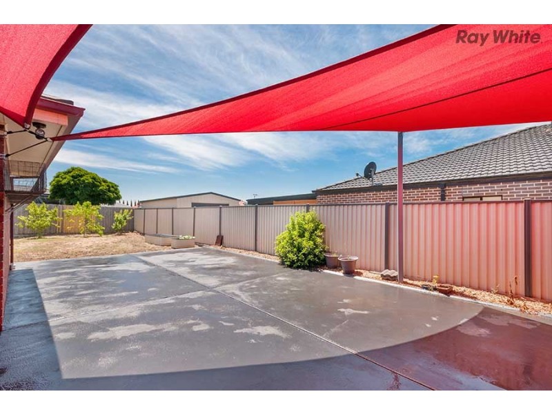6 Coorong Court, Taylors Hill VIC 3037