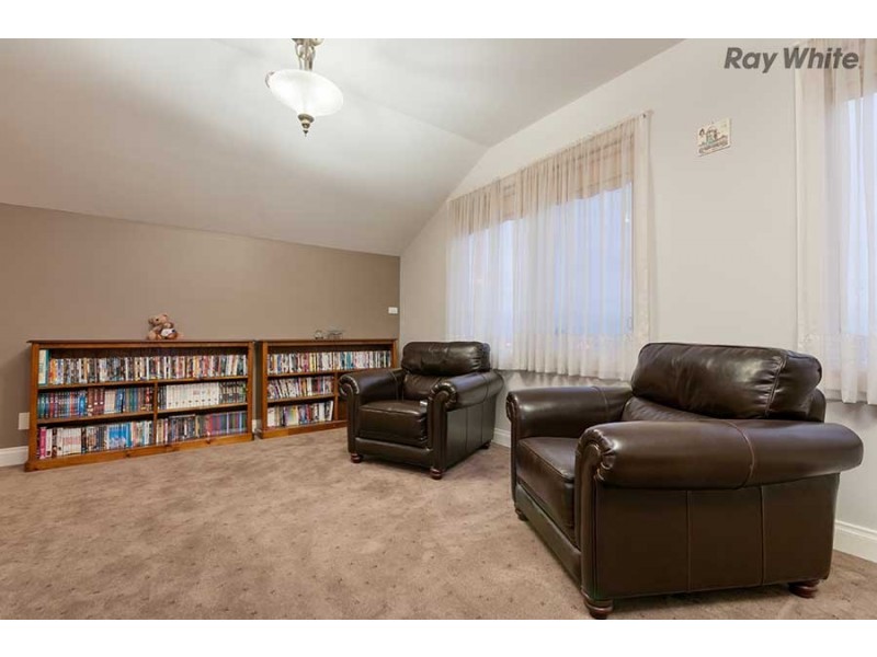 39 Domain Way, Taylors Hill VIC 3037