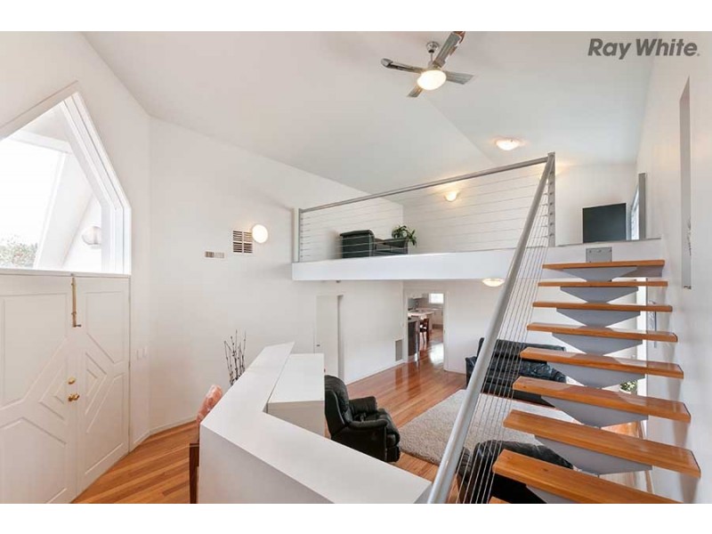 9 Andrea Court, Taylors Lakes VIC 3038