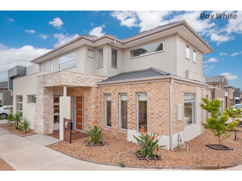 2 Brunton Avenue, Caroline Springs VIC 3023
