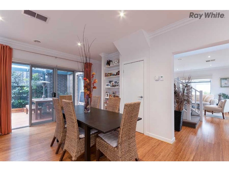 2 Brunton Avenue, Caroline Springs VIC 3023