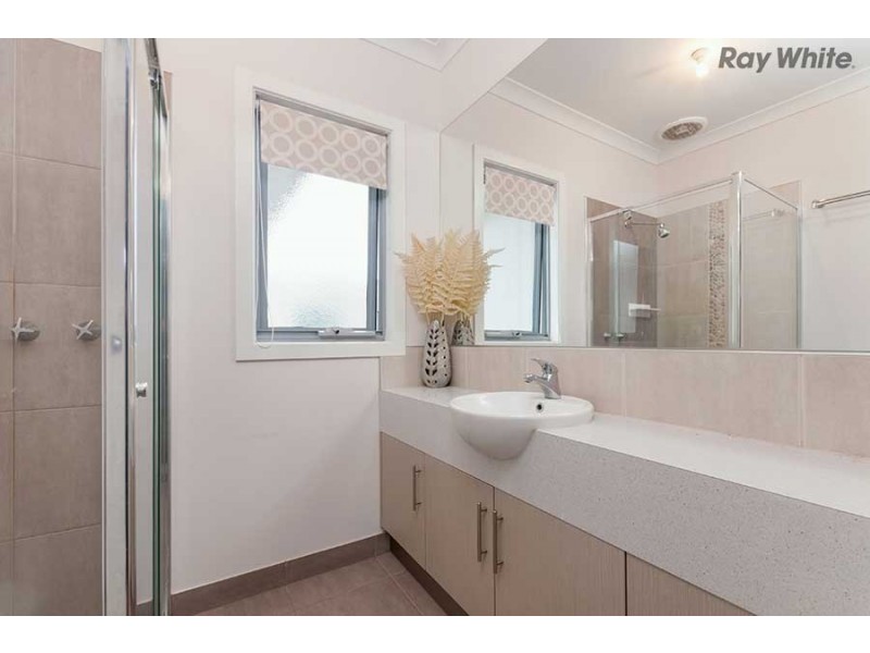 2 Brunton Avenue, Caroline Springs VIC 3023