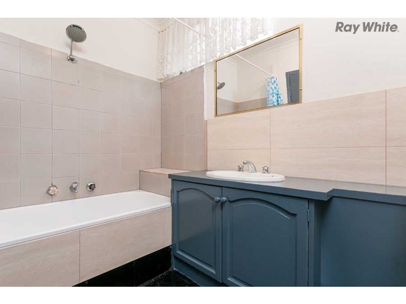 2/14 John Street, St Albans VIC 3021