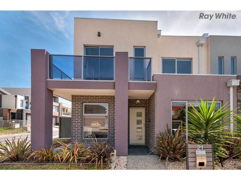 21 The Esplanade, Caroline Springs VIC 3023
