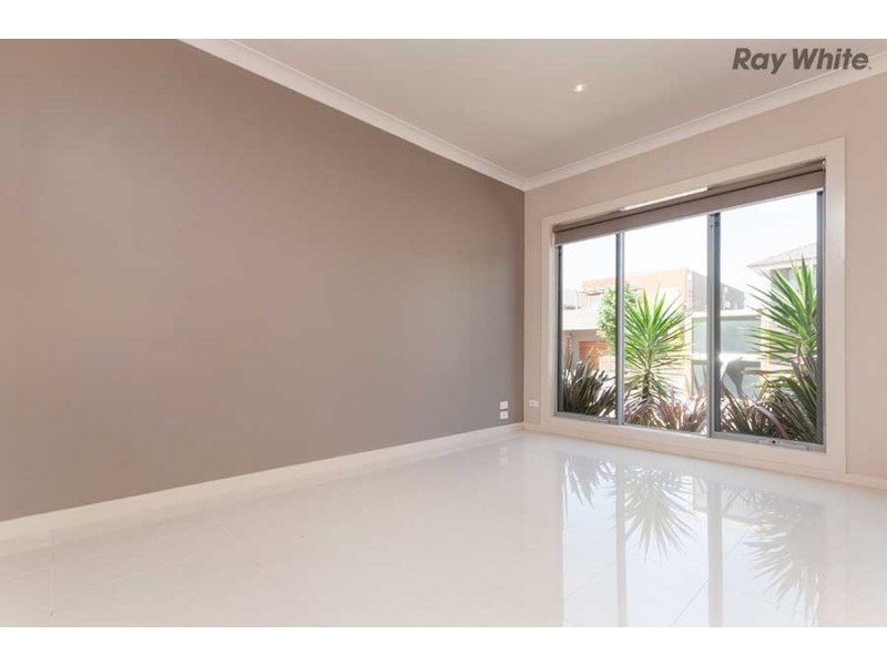 21 The Esplanade, Caroline Springs VIC 3023