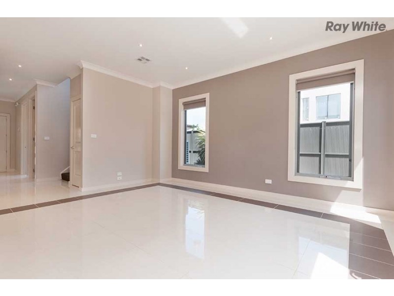 21 The Esplanade, Caroline Springs VIC 3023