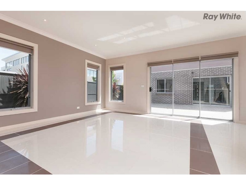 21 The Esplanade, Caroline Springs VIC 3023