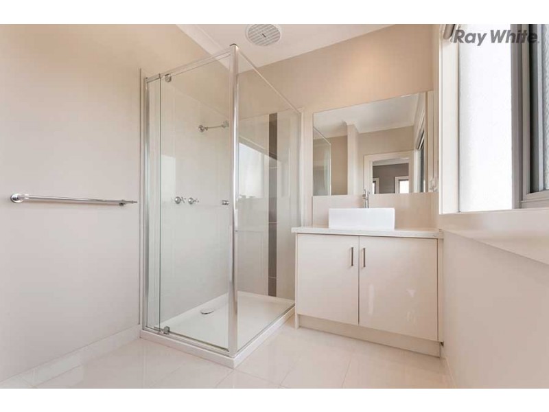21 The Esplanade, Caroline Springs VIC 3023