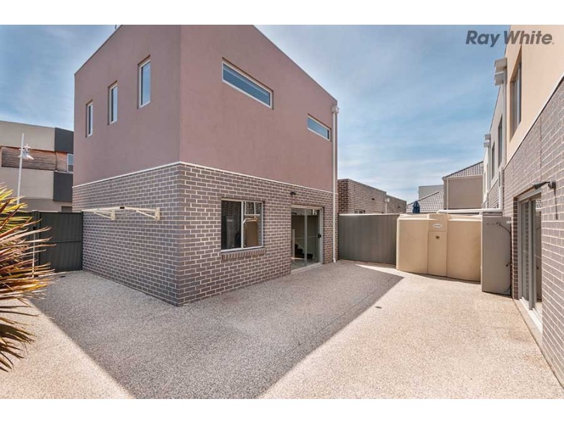 21 The Esplanade, Caroline Springs VIC 3023