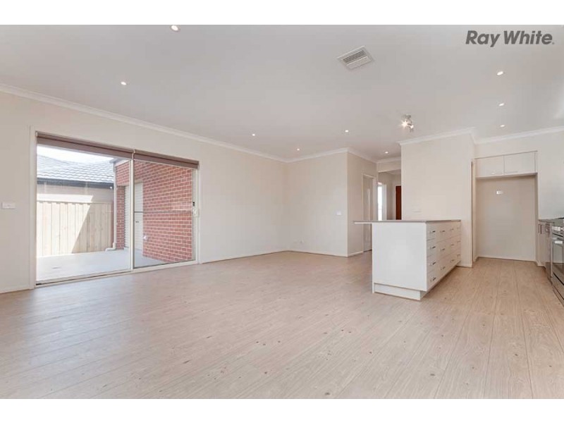 18 Sedgeman Street, Plumpton VIC 3335