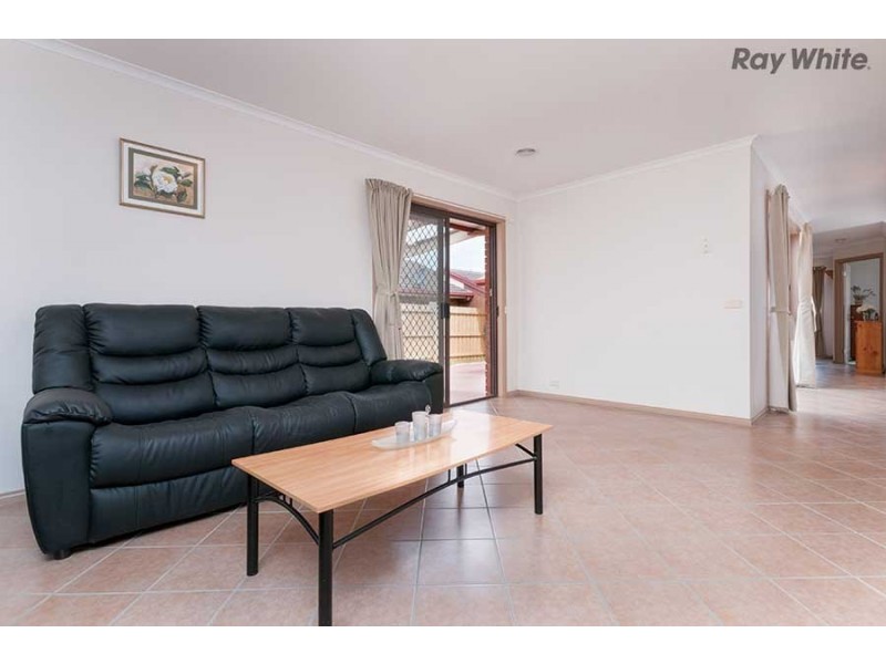 24 Longhurst Crescent, Hillside VIC 3037