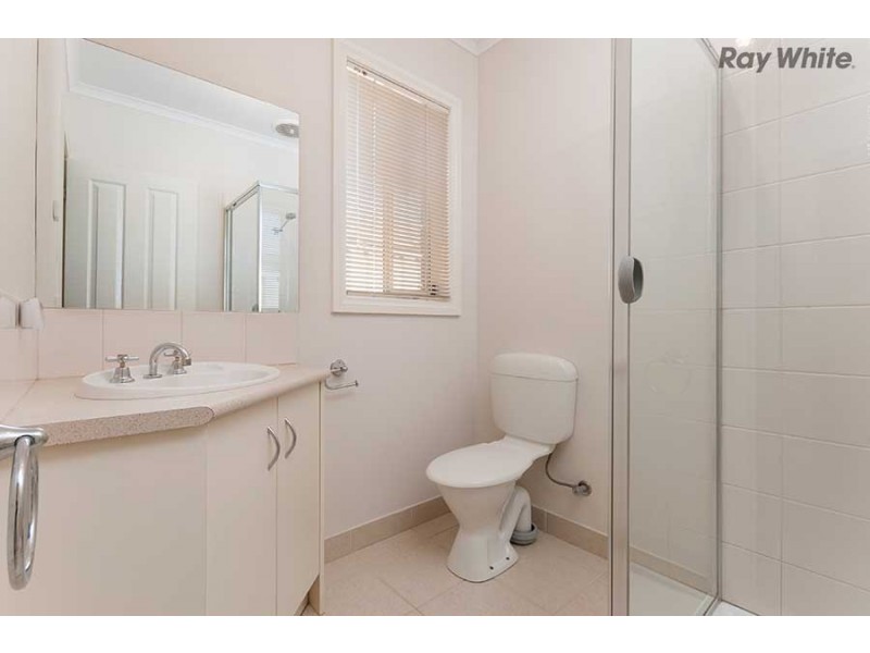 12 Hunts Cross Way, Caroline Springs VIC 3023