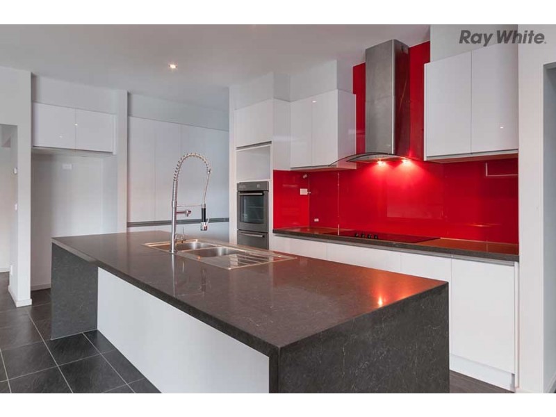 20 Litchfield Way, Taylors Hill VIC 3037