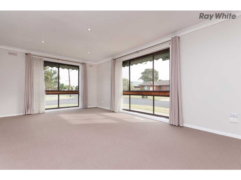 3 Chester Crescent, Deer Park VIC 3023