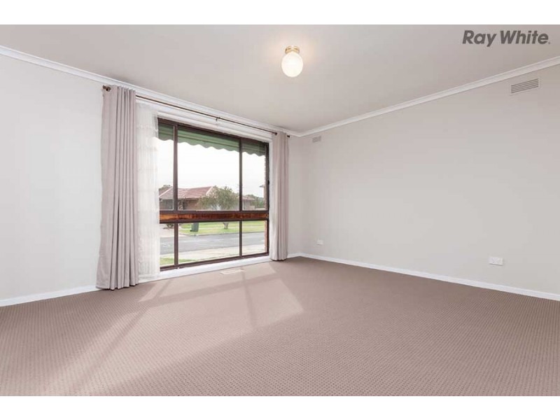 3 Chester Crescent, Deer Park VIC 3023