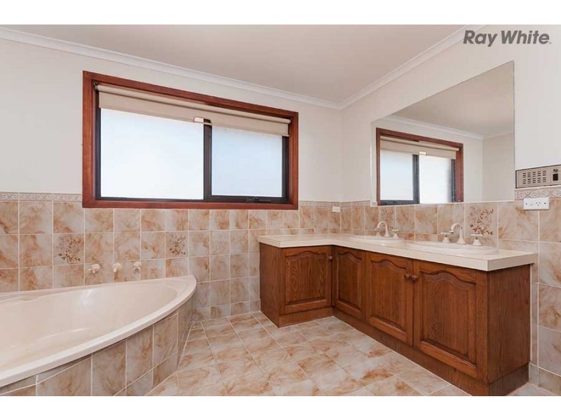 16 Willys Avenue, Keilor Downs VIC 3038