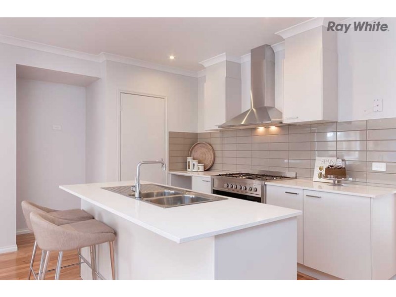 2E Apollo Road, Taylors Lakes VIC 3038