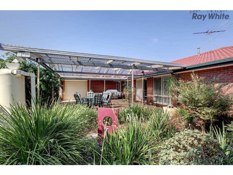 34 Hume Drive, Sydenham VIC 3037