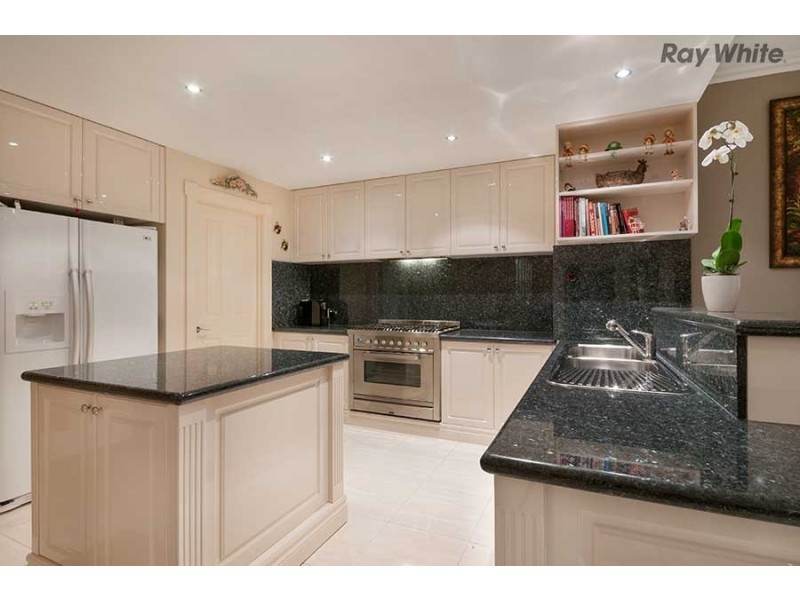 11 Oxford Drive, Hillside VIC 3037